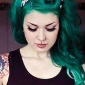 NWT 8 boxs of emerald Pravana vivids chrome silk